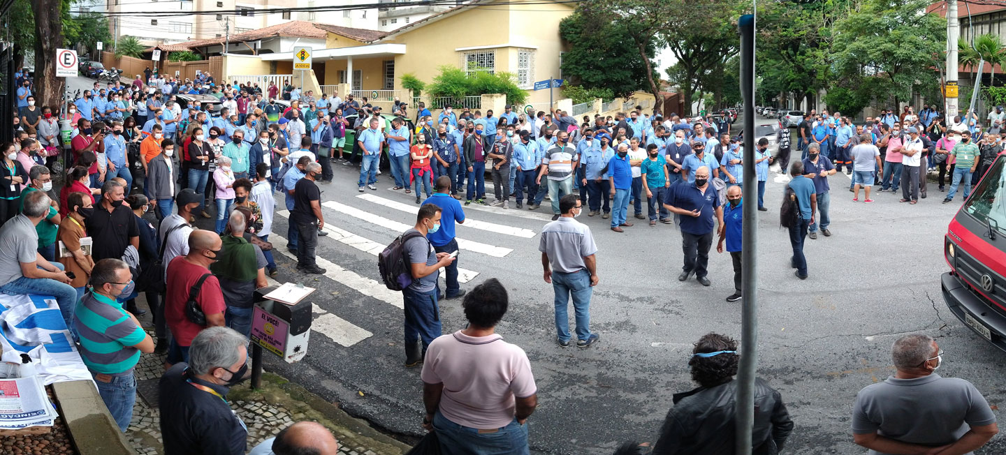Assembleia geral na portaria da Copasa dos trabalhadores da Regi�o Metropolitana de Belo Horizonteo!