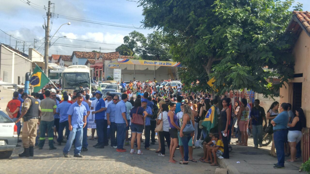 Dia hist�rico com grande ades�o
� Greve Geral na capital e no interior
