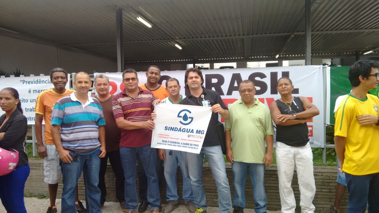 Dia hist�rico com grande ades�o
� Greve Geral na capital e no interior

