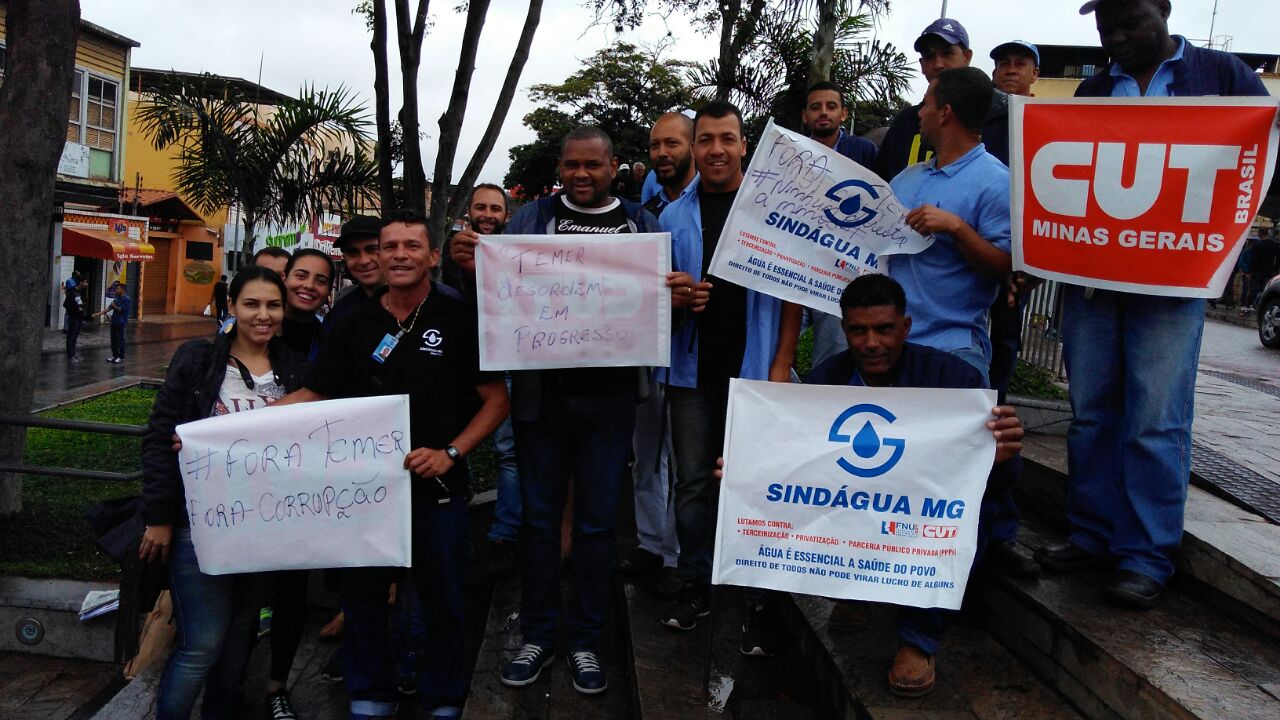 Dia hist�rico com grande ades�o
� Greve Geral na capital e no interior
