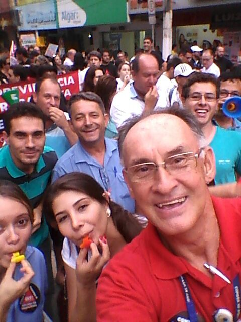 Dia hist�rico com grande ades�o
� Greve Geral na capital e no interior
