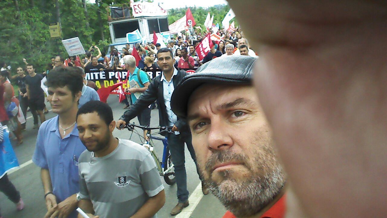 Dia hist�rico com grande ades�o
� Greve Geral na capital e no interior
