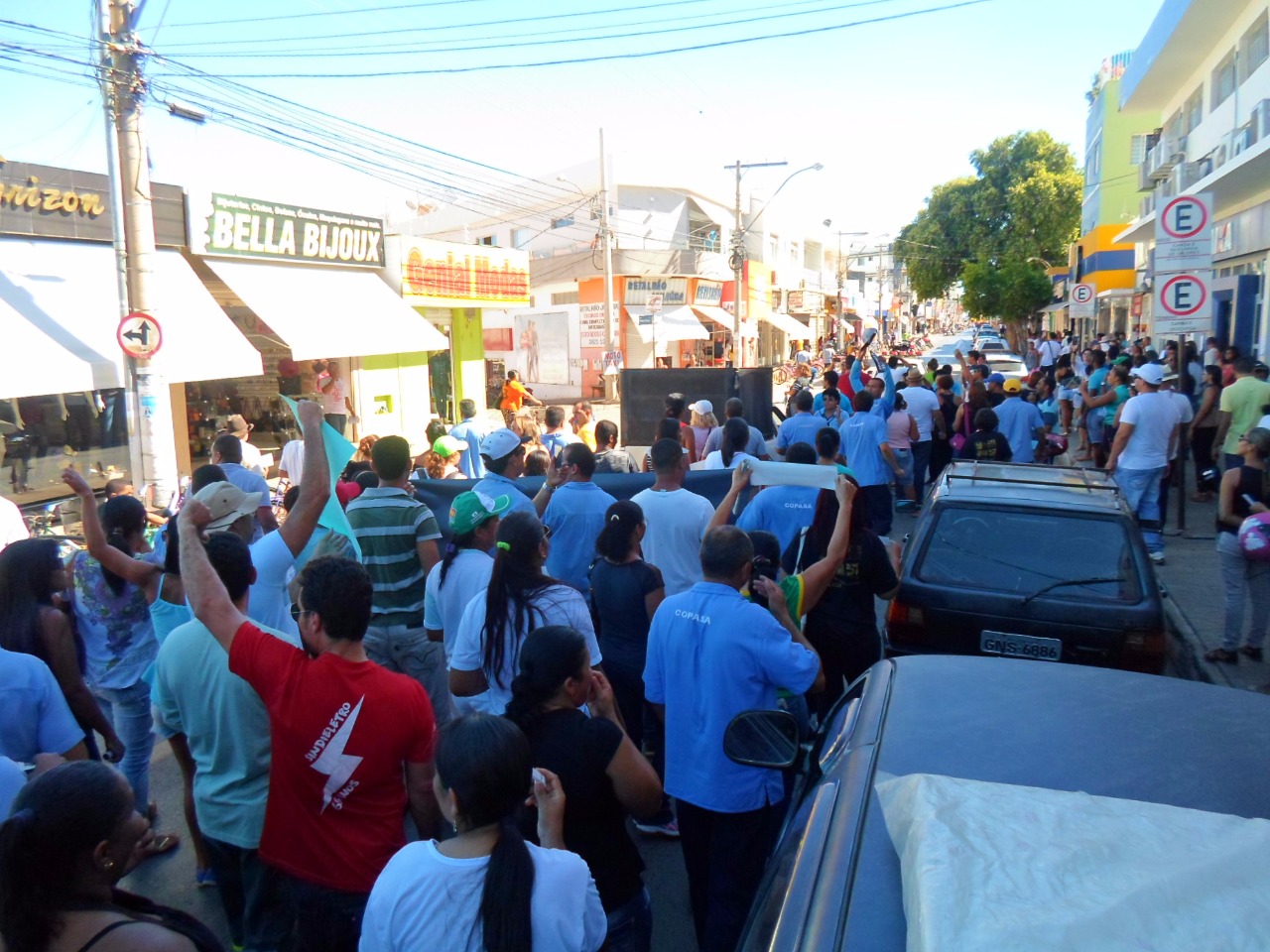 Dia hist�rico com grande ades�o
� Greve Geral na capital e no interior
